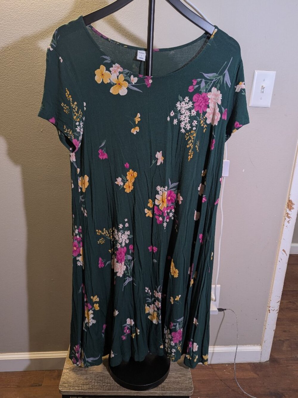 Old Navy Green Floral Short Sleeve Dress